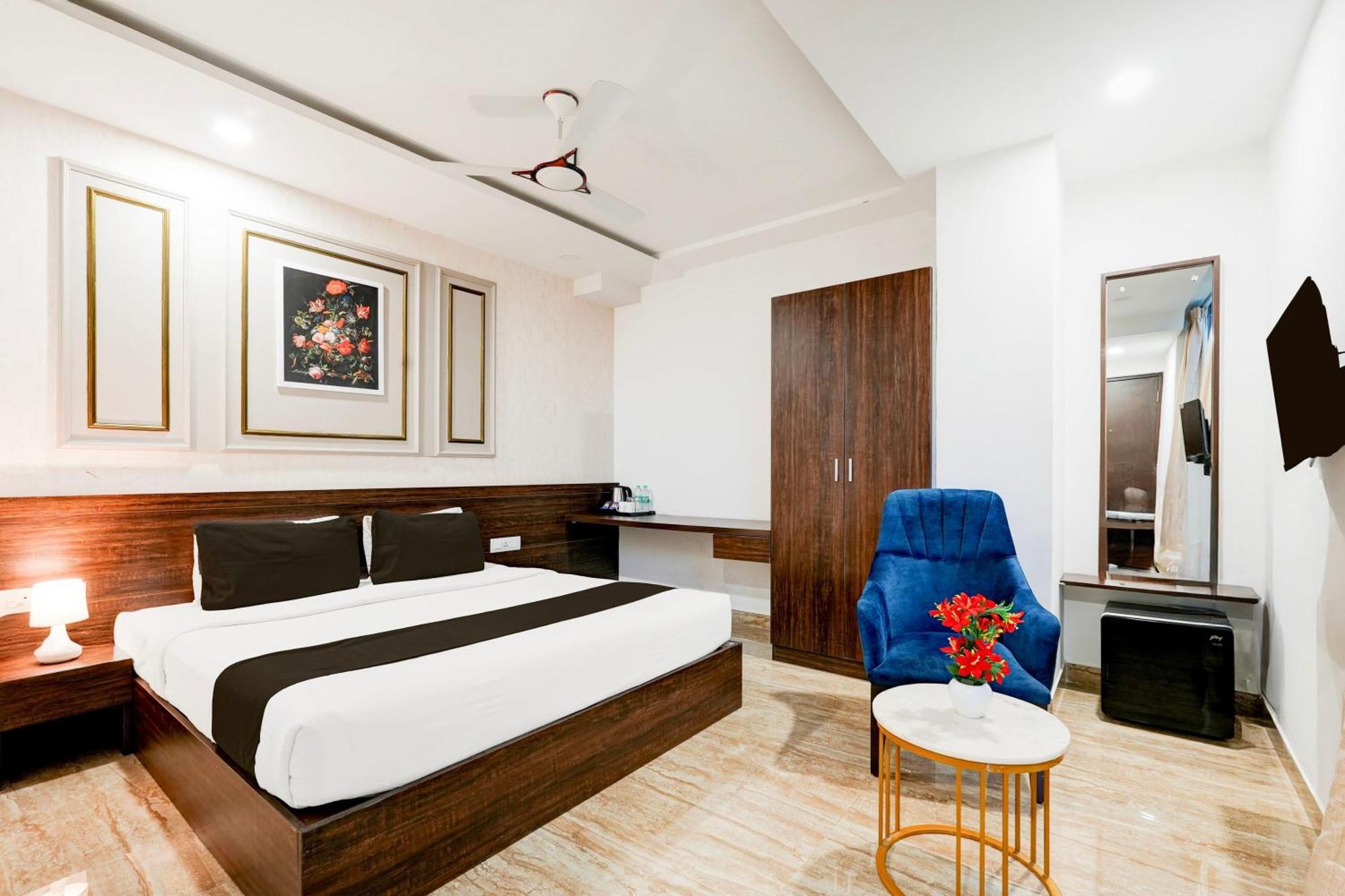 Super Townhouse Oak Aecs Formerly Bangalore Times Exteriör bild