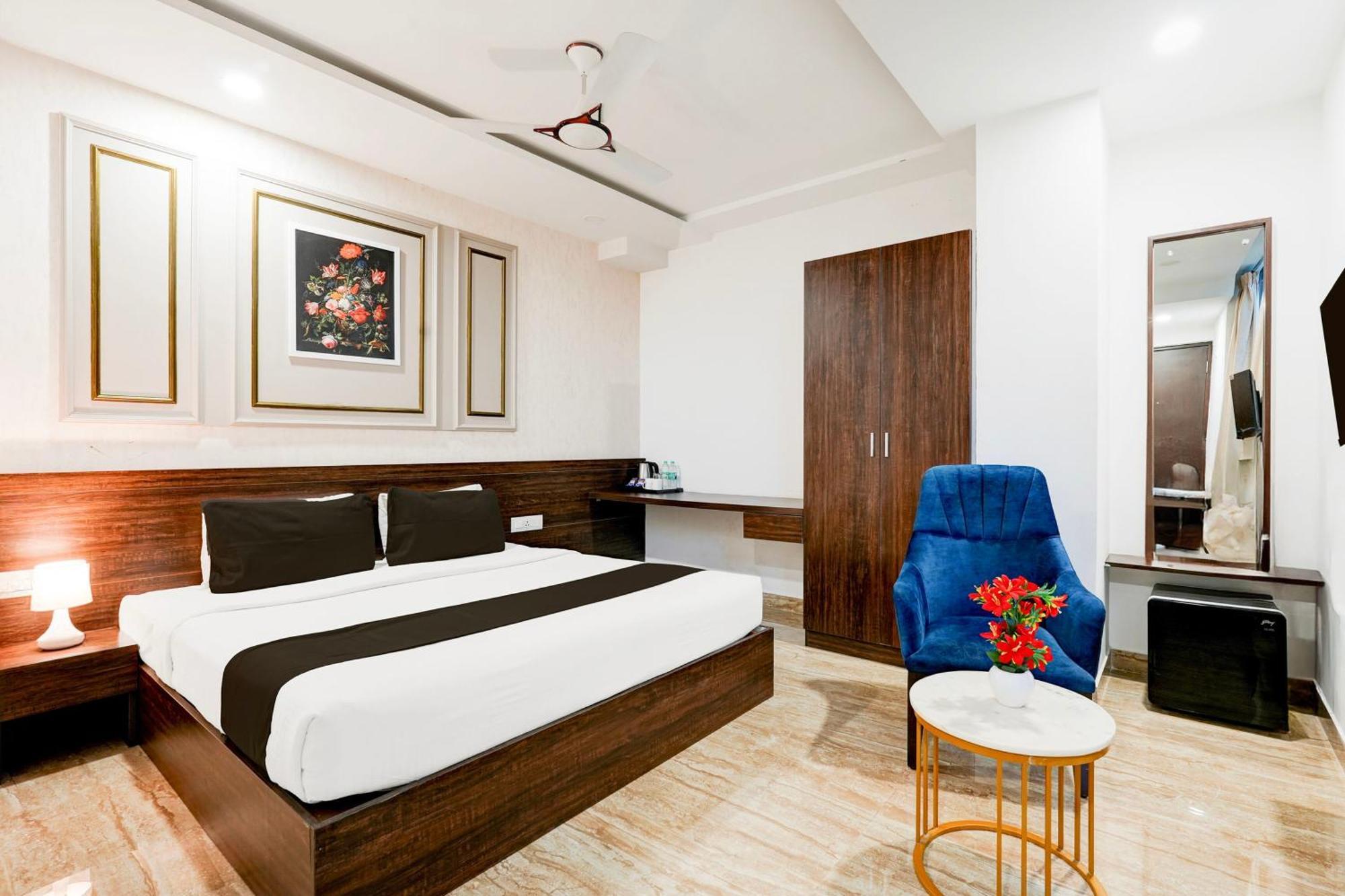 Super Townhouse Oak Aecs Formerly Bangalore Times Exteriör bild