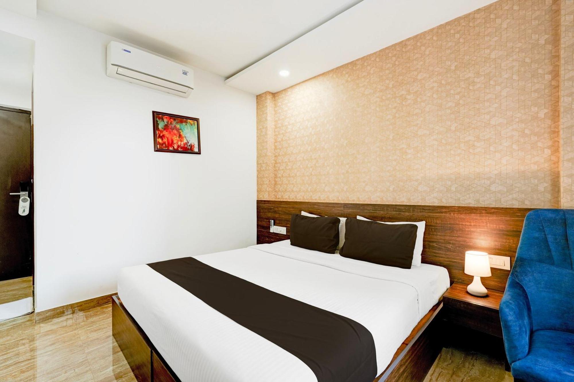 Super Townhouse Oak Aecs Formerly Bangalore Times Exteriör bild